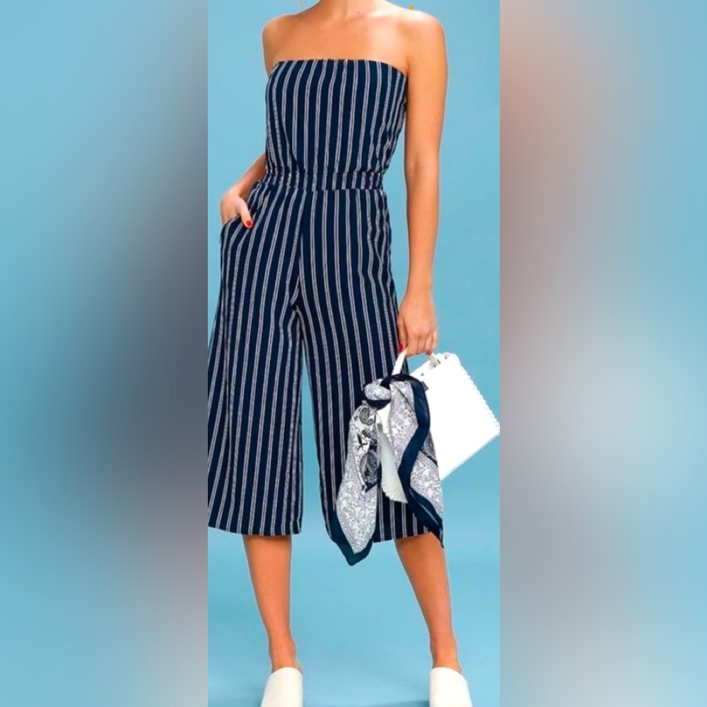 Lulu’s Striped Strapless Midi Romper